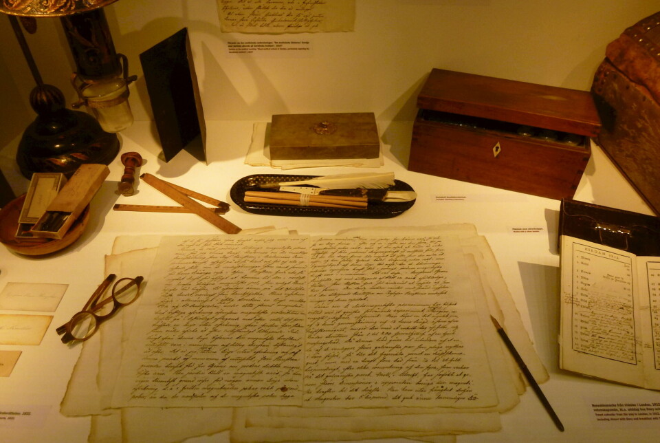 År 1834 blev Jöns Jacob Berzelius ledamot i kommittén om rikets mått. Bilden visar arbetsmyran Berzelius skrivbord och anteckningar, utställd på Stockholms gamla observatorium.
