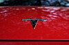 Fler elbilar säljs  – men fortsatt ras för Tesla