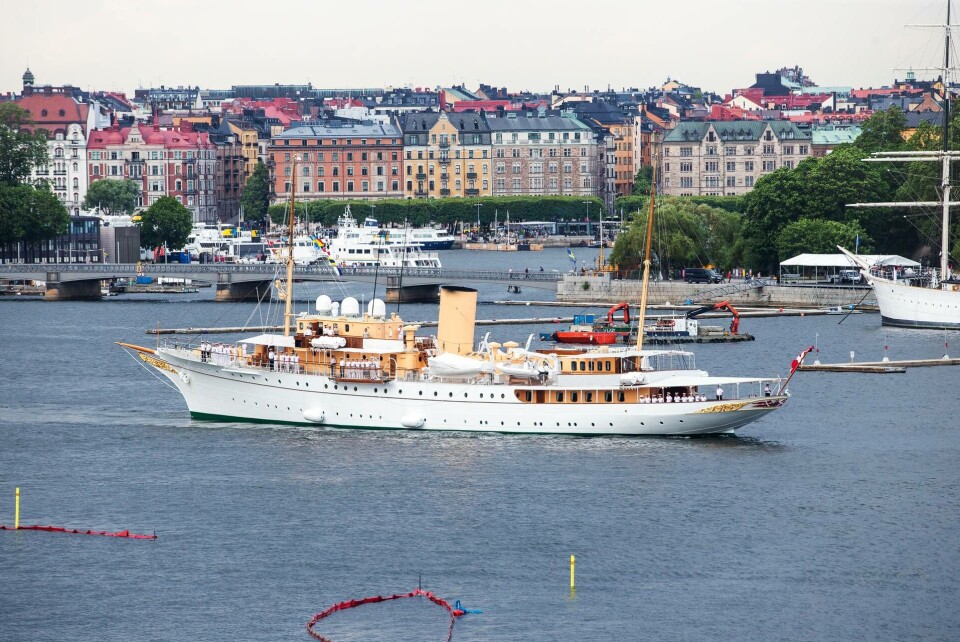 Det danska kungaskeppet Dannebrogen i Stockholm. Fartyget byggdes i Köpenhamn 1932 och ersatte det tidigare kungaskeppet hjulångaren Danne Brog från 1879. Foto: Magnus Andersson/TT Det danska kungaskeppet Dannebrogen i Stockholm. Fartyget byggdes i Köpenhamn 1932 och ersatte det tidigare kungaskeppet hjulångaren Danne Brog från 1879. Foto: Magnus Andersson/TT