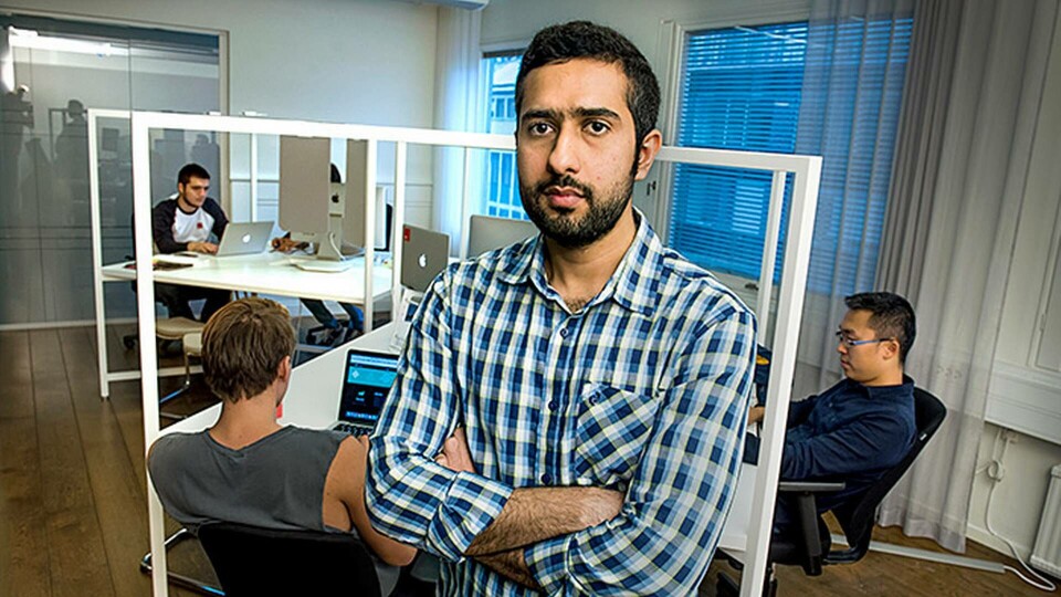 I ett omskrivet fall gav Spotify-anställda utvecklaren Tayyab Shabab (bilden) upp kampen mot det byråkratiska maskineriet och flyttade till Tyskland. Foto: Claudio Bresciani / TT I ett omskrivet fall gav Spotify-anställda utvecklaren Tayyab Shabab (bilden) upp kampen mot det byråkratiska maskineriet och flyttade till Tyskland. Foto: Claudio Bresciani / TT