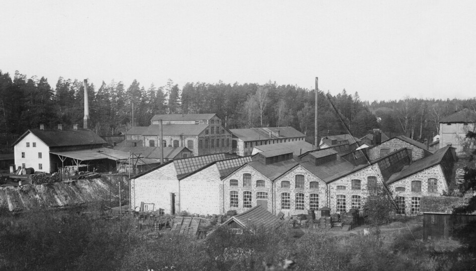 Vid 1960-talets slut flyttade Electrolux tillverkningen från Stockholm till Ankarsrums bruk. Bilden visar bruket år 1922.
