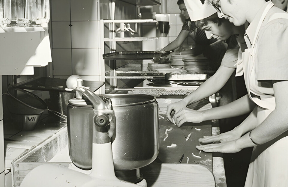 ”Men man kunde få förtur om man hade funktionsnedsättning i händerna”, berättar Anna Hjalmarsson, supplyansvarig på Ankarsrums Kitchen.