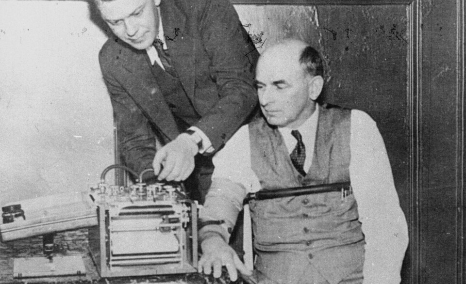 Den amerikanske uppfinnaren Leonarde Keeler (1903–1949) testar sin lögndetektor.