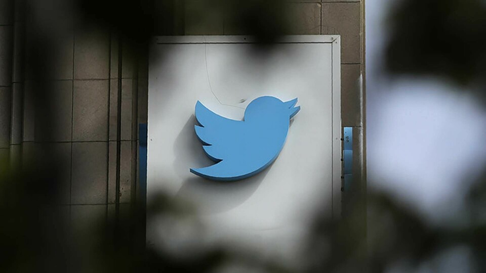 Twitter kommer att stoppa falska nyheter, meddelar bolaget. Foto: Jeff Chiu / AP / TT