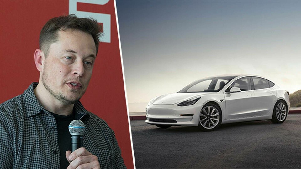 Elon Musk och en Tesla Model 3. Foto: AP / Tesla