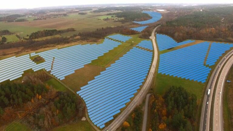 Här är en rendering av den 20 MW solcellspark som planeras i Strängnäs Foto: HSB