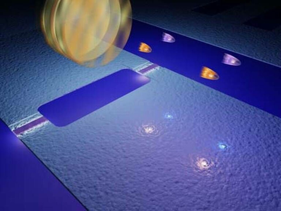 Ett högfrekvent magnetfält får en ”spegel” att vibrera i komponenten. Foto: Chalmers Ett högfrekvent magnetfält får en ”spegel” att vibrera i komponenten. Foto: Chalmers