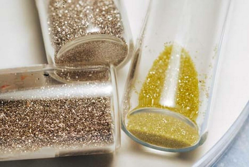 Diamantpulver redo att blandas med silver. Foto: Gary Meek Diamantpulver redo att blandas med silver. Foto: Gary Meek