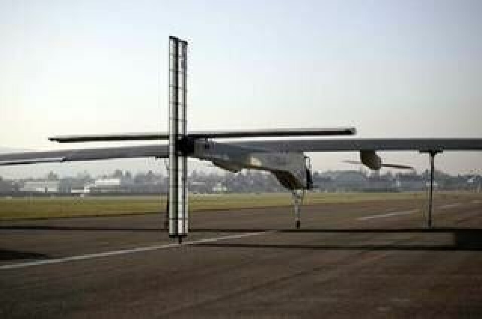 Solar Impulse HB-SIA kör för egen maskin. Foto: Solar Impulse