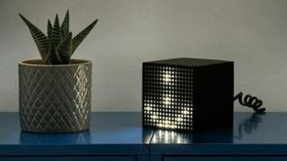 Blinkar i takt med musiken. Frekvens har en modul med led-lampor som kan visa olika motiv. Foto: Ikea