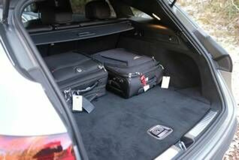 Hyfsat rymligt bagageutrymme i Mercedes EQC. Foto: Felix Björklund