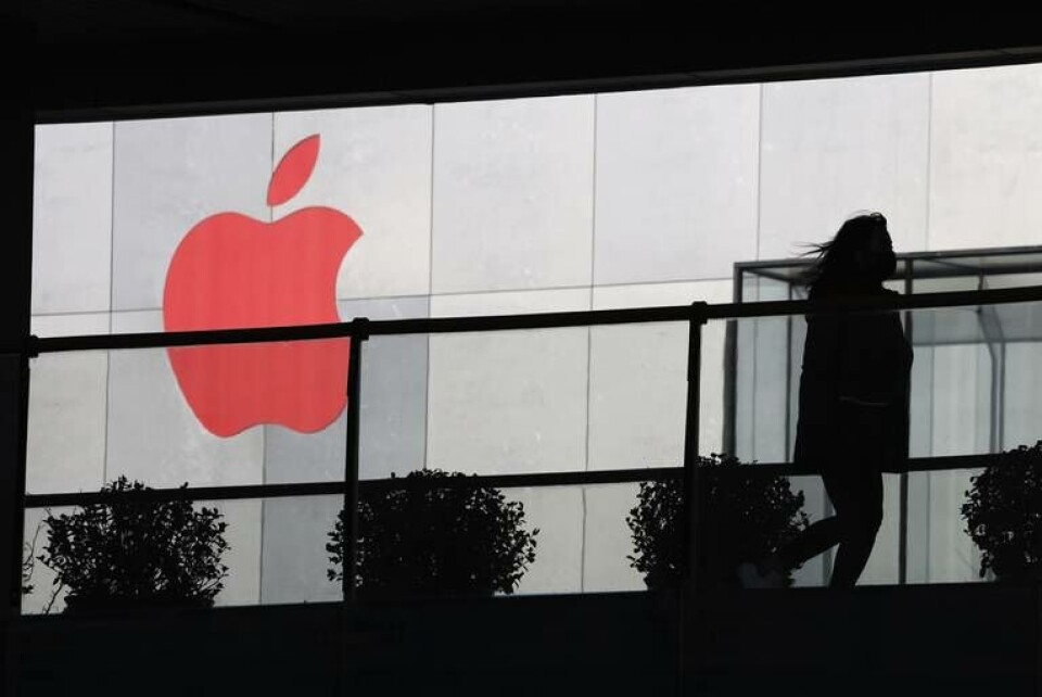 Apple tvingas betala 300 miljoner dollar, motsvarande nästan 2,6 miljarder kronor, för patentbrott. Arkivbild. Foto: Ng Han Guan/AP/TT Apple tvingas betala 300 miljoner dollar, motsvarande nästan 2,6 miljarder kronor, för patentbrott. Arkivbild. Foto: Ng Han Guan/AP/TT