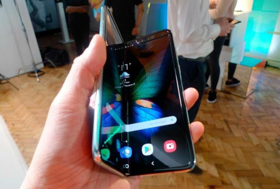 Flera recensionsexemplar av Samsung Galaxy Fold har problem med trasiga skärmar. Foto: Kelvin Chan/AP Flera recensionsexemplar av Samsung Galaxy Fold har problem med trasiga skärmar. Foto: Kelvin Chan/AP