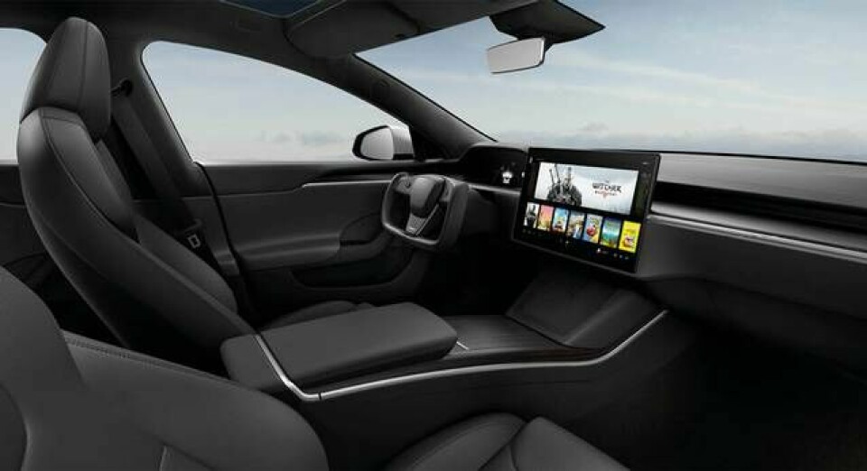 Model S centrala skärm är nu liggande. Foto: Tesla.