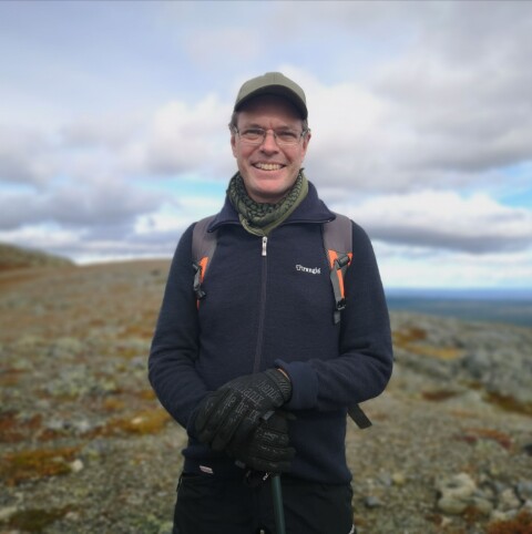 Steven Hellan, cnc-operatör och utbildad arkeolog, som är ansvarig för Trangias museum i Trångsviken. Foto: Trangia