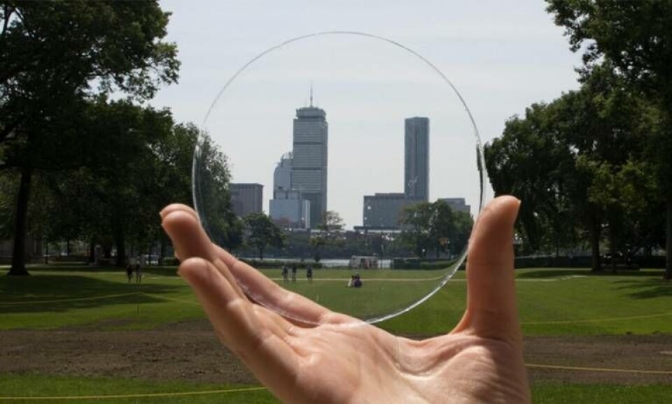 Med hjälp av 'Aerogel', en ny typ av aerogel, hoppas MIT kunna ta fram fönsterglas som är bättre på att behålla inomhusvärmen. Foto: Aeroshield Med hjälp av 'Aerogel', en ny typ av aerogel, hoppas MIT kunna ta fram fönsterglas som är bättre på att behålla inomhusvärmen. Foto: Aeroshield
