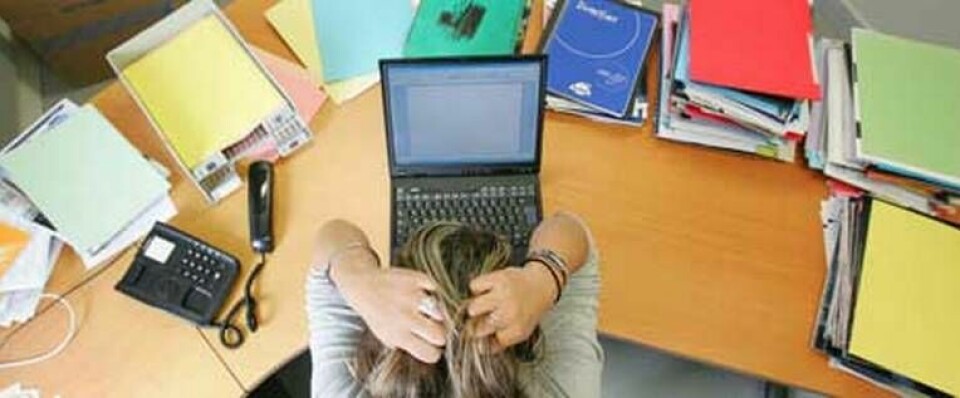 Känslan att vara tvungen att svara snabbt på e-post är en stressfaktor. Foto: Colourbox
