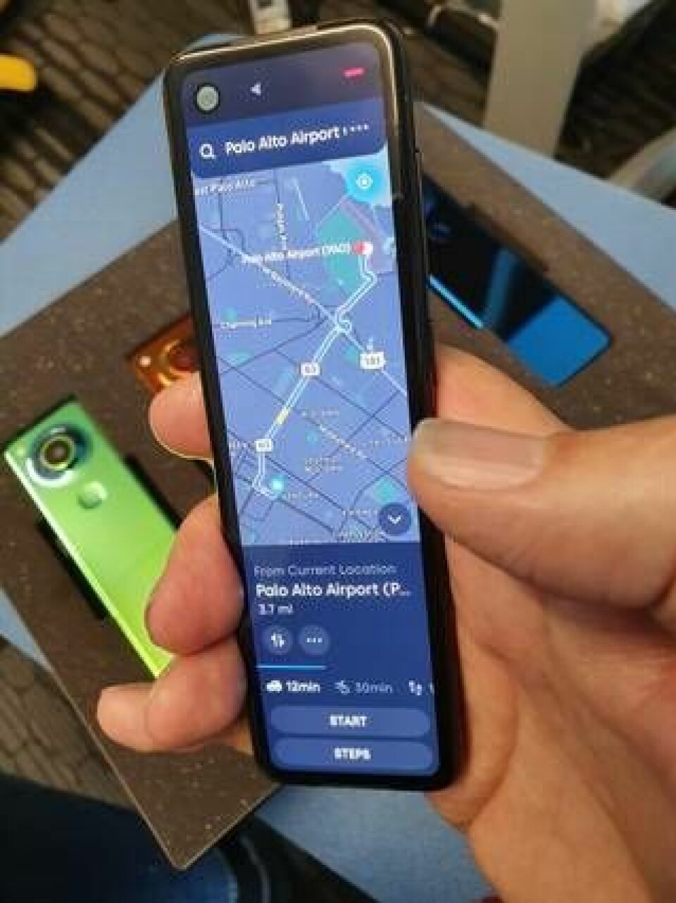 Ovanlig design. Essentials nya telefon tar ut svängarna rejält för hur en smart mobil kan se ut 2019. Foto: Essential