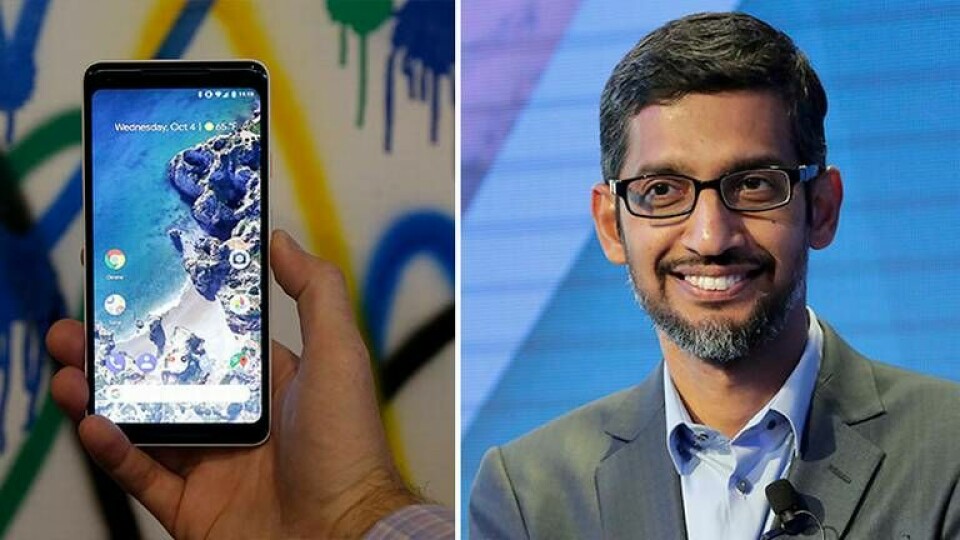 Googles vd Sundar Pichai och en Pixel 2 XL. Foto: TT