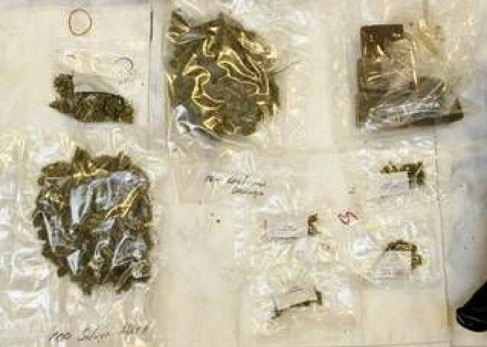 Narkotikabeslag från försäljning på det så kallade Darknet, det mörka nätet. Bilden är från ett tidigare fall. Foto: Polisen/TT