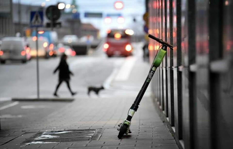 Elsparkcyklarna kan bli mer trafiksäkra efter ett förslag från Transportstyrelsen. Foto: Janerik Henriksson/TT