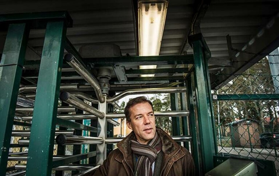 ”Förstöringsskyldigheten tillämpas inte när det gäller trafik mellan en person i Sverige och en dator utomlands”, säger Fredrik Wallin, FRA:s talesperson, apropå molntjänster, där servrarna som lagrar internettrafiken ligger utomlands. Foto: Yvonne Åsell / SvD / TT ”Förstöringsskyldigheten tillämpas inte när det gäller trafik mellan en person i Sverige och en dator utomlands”, säger Fredrik Wallin, FRA:s talesperson, apropå molntjänster, där servrarna som lagrar internettrafiken ligger utomlands. Foto: Yvonne Åsell / SvD / TT