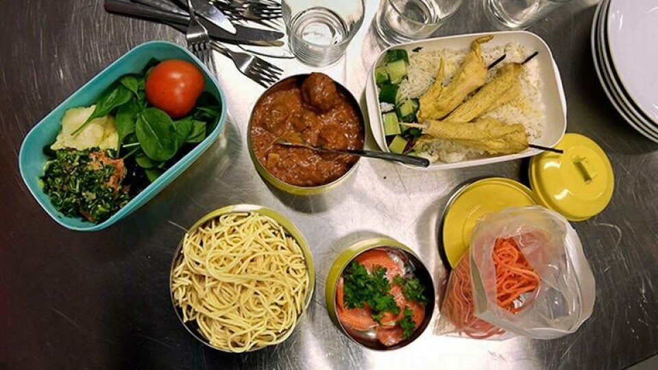 Enligt etnologen och matforskaren Richard Tellström är det oftast billigare livsmedel, som ris och pasta, som riskerar att hamna i soptunnan. Foto: TT Enligt etnologen och matforskaren Richard Tellström är det oftast billigare livsmedel, som ris och pasta, som riskerar att hamna i soptunnan. Foto: TT