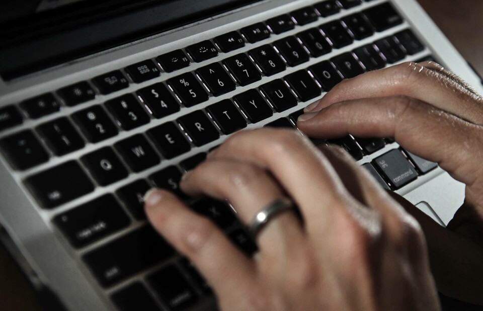 Om den nyupptäckta buggen inte fixas kan den ge kriminella tillgång till nätverk där de kan komma över data, plantera skadlig programvara eller radera viktig information. Arkivbild. Foto: Elise Amendola/AP Om den nyupptäckta buggen inte fixas kan den ge kriminella tillgång till nätverk där de kan komma över data, plantera skadlig programvara eller radera viktig information. Arkivbild. Foto: Elise Amendola/AP