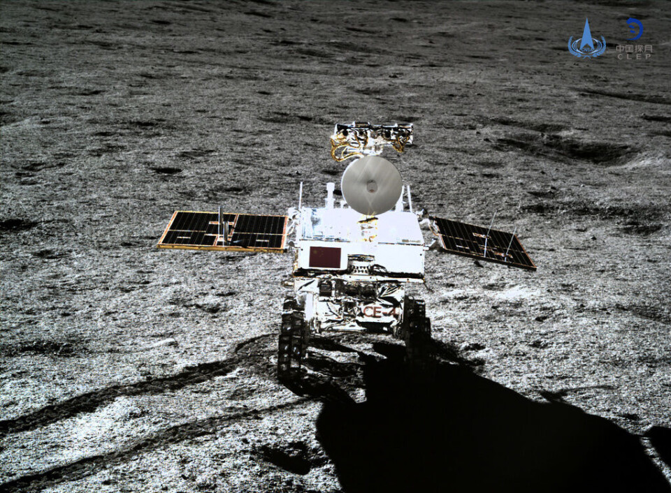 Yutu-2, på en bild tagen av kamera på månsonden Chang'e-4, 4 januari 2019. Foto: Xinhua Yutu-2, på en bild tagen av kamera på månsonden Chang'e-4, 4 januari 2019. Foto: Xinhua
