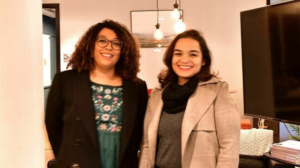 Juliana Araújo (till vänster) grundade föreningen Beela för ett år sedan tillsammans med Denise Muniz som är nöjd med utfallet. Första säsongen av vårt mentorsprogram fick 50 procent av deltagarna jobb, under den andra säsongen ser det ännu bättre ut, säger Denise Muniz. Foto: Milena Matrone Campos