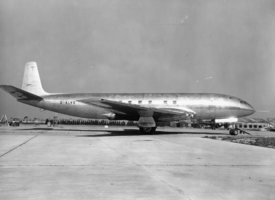 En prototyp av de Havillands Comet, från 1949. Fönstren var vid denna tid ännu fyrkantiga, vilket skulle visa sig få katastrofala följder. Foto: Imperial War Museum En prototyp av de Havillands Comet, från 1949. Fönstren var vid denna tid ännu fyrkantiga, vilket skulle visa sig få katastrofala följder. Foto: Imperial War Museum