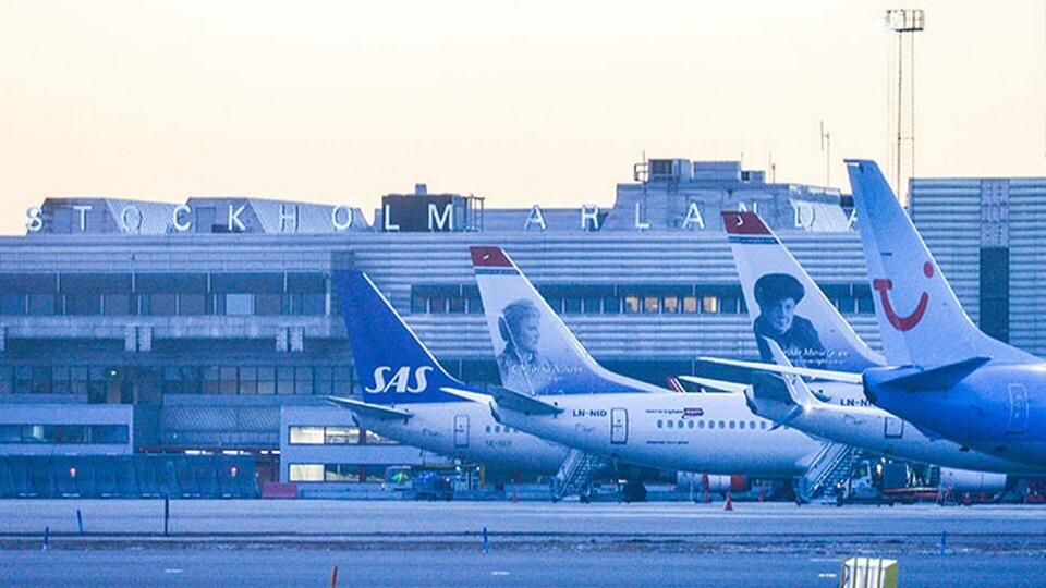 SAS och Norwegian räknar båda med en extra kostnad på en halv miljard kronor om flygskatten införs. Foto: IBL/Artur Widak SAS och Norwegian räknar båda med en extra kostnad på en halv miljard kronor om flygskatten införs. Foto: IBL/Artur Widak