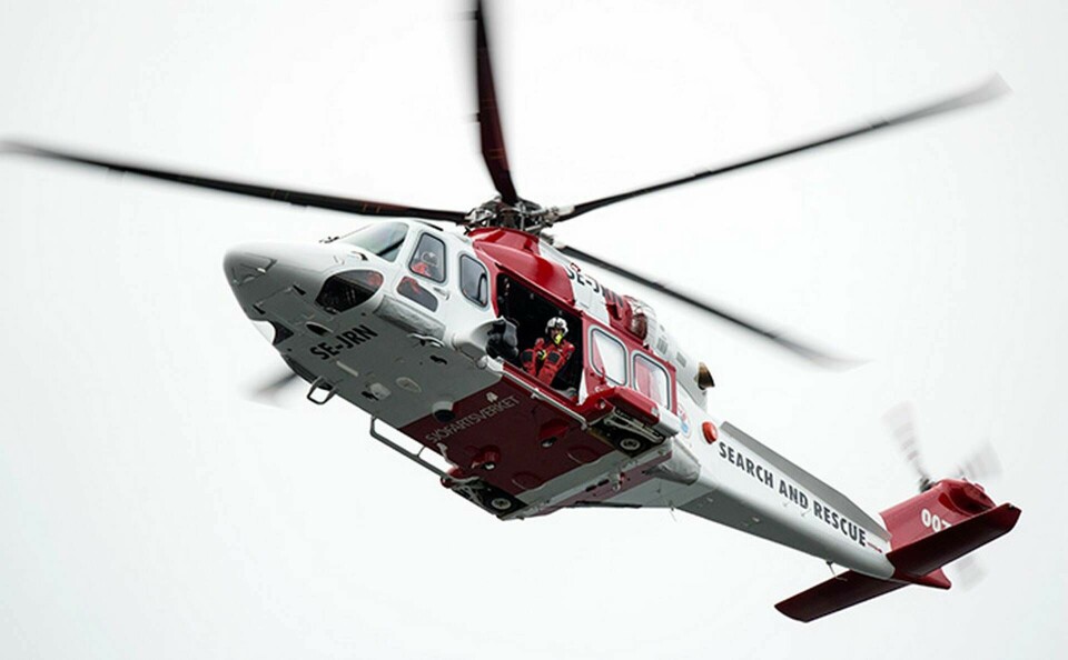 Arkivbild från när Sjöfartsverkets räddningshelikopter Lifeguard 007 ( AW 139 SE-JRN ) söker över sjön Glan utanför Norrköping. Foto: Johan Nilsson / TT
