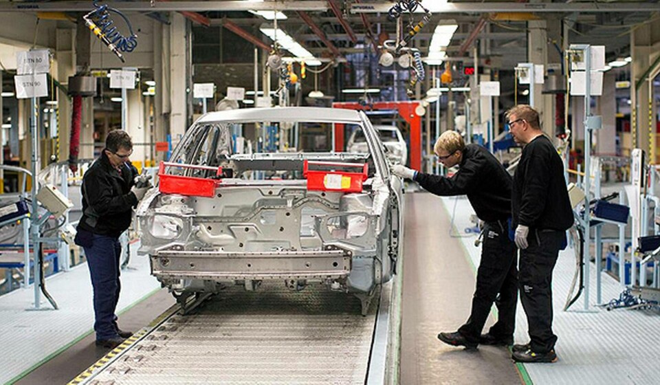 Här tillverkas en Saab 9-3 Aero sedan i Nevs fabrik i Trollhättan. Men så värst många bilar har det inte blivit. Och frågan är om det någonsin blir det. Foto: Björn Larsson Rosvall / TT Här tillverkas en Saab 9-3 Aero sedan i Nevs fabrik i Trollhättan. Men så värst många bilar har det inte blivit. Och frågan är om det någonsin blir det. Foto: Björn Larsson Rosvall / TT