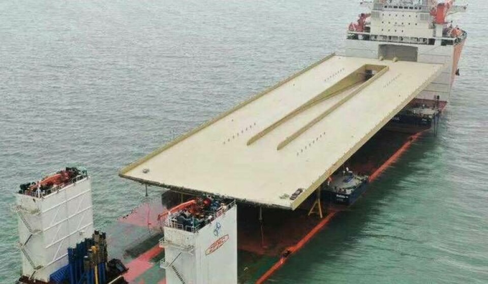 Slussens nya huvudbro har tillverkats i Kina och fraktas på ett stort fartyg som planerats anlända den 15 februari. Foto: Skanska