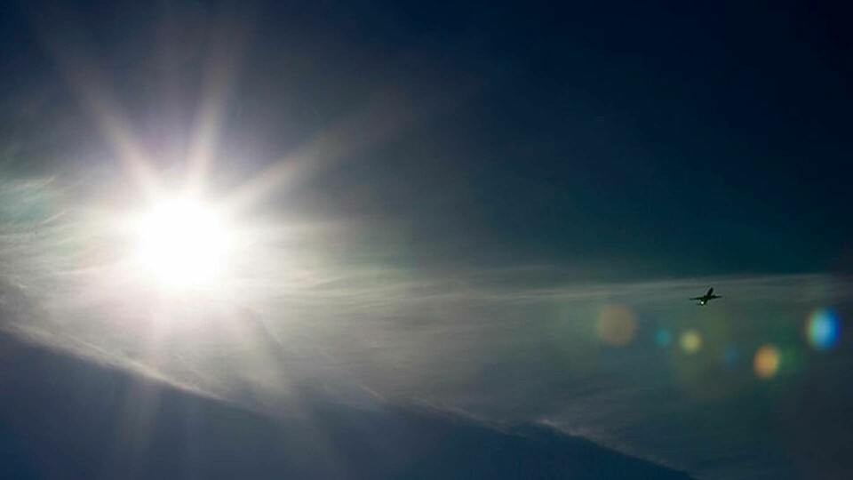 Forskare hävdar att ozonlagret i lägre stratosfären tunnas ut. Foto: TT