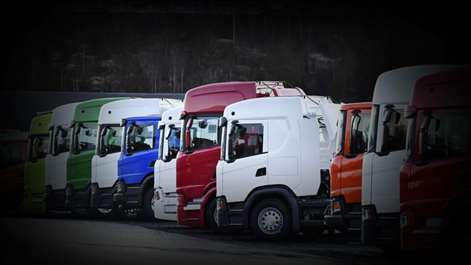 Nya lastbilar vid Scania i Södertälje när beskedet om att produktionen skulle stoppas kom i mitten av mars. Nu finns en oro för att coronakrisen kommer att påverka svensk fordonsindustri under en lång tid. Foto: Jonas Ekströmer/TT Nya lastbilar vid Scania i Södertälje när beskedet om att produktionen skulle stoppas kom i mitten av mars. Nu finns en oro för att coronakrisen kommer att påverka svensk fordonsindustri under en lång tid. Foto: Jonas Ekströmer/TT