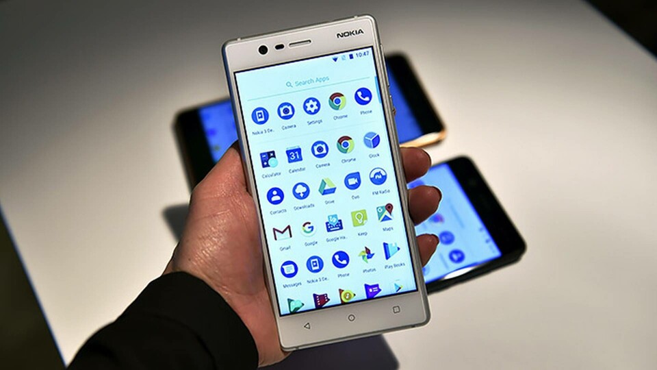 Arkivbild på Nokia 6 under presentationen på HMD Globals presskonferens 2017. Foto: Emmi Korhonen / Lehtikuva via AP / TT Arkivbild på Nokia 6 under presentationen på HMD Globals presskonferens 2017. Foto: Emmi Korhonen / Lehtikuva via AP / TT
