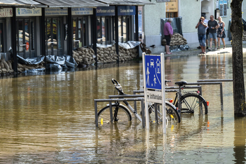 Det finns risk för att extremväder förstärks betydligt vid en global uppvärmning på 1,5 grader. Bilden är från det översvämningsdrabbade tyska Passau i somras. Foto: Peter Kneffel/AP/TT Det finns risk för att extremväder förstärks betydligt vid en global uppvärmning på 1,5 grader. Bilden är från det översvämningsdrabbade tyska Passau i somras. Foto: Peter Kneffel/AP/TT
