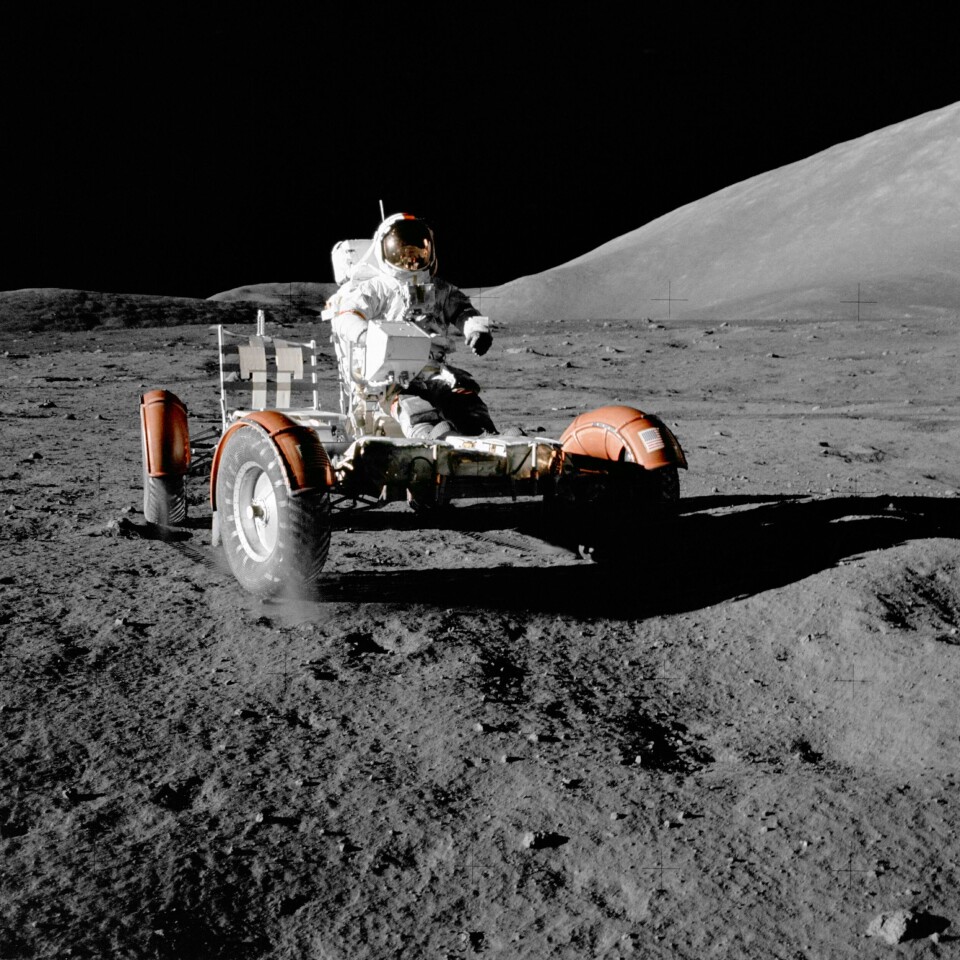 Eugene Cernan på rovern Lunar Roving Vehicle unde Apollo 17-expeditionen 1972. Foto: Nasa Eugene Cernan på rovern Lunar Roving Vehicle unde Apollo 17-expeditionen 1972. Foto: Nasa