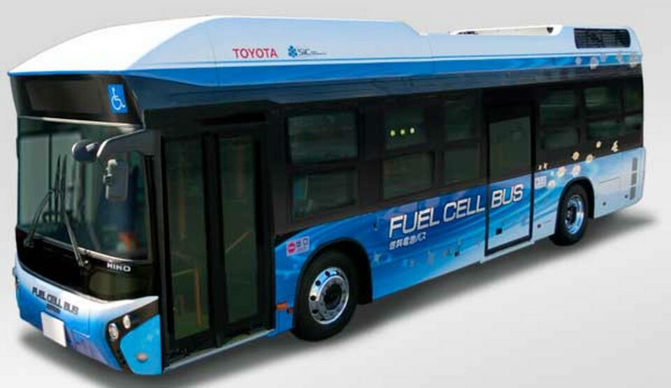 Bränslecellbussen tillverkas av Hino med Toyota bränslecellteknik, som som används i personbilen Mirai. Foto: Toyota Bränslecellbussen tillverkas av Hino med Toyota bränslecellteknik, som som används i personbilen Mirai. Foto: Toyota