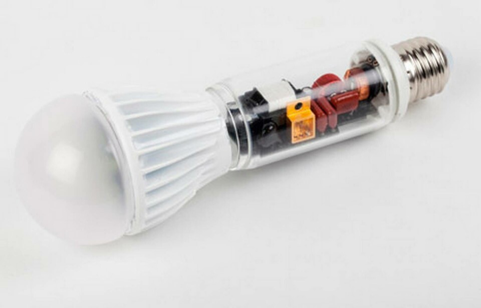 Transistorer av galliumnitrid gör det möjligt att tillverka kompakta ledlampor. Ljusflödet är 2090 lumen. Foto: Fraunhofer IAF Transistorer av galliumnitrid gör det möjligt att tillverka kompakta ledlampor. Ljusflödet är 2090 lumen. Foto: Fraunhofer IAF