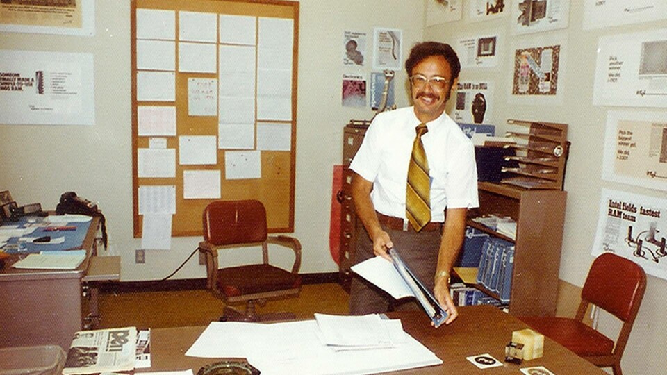 Andy Grove i sitt kontor på Bowers campus i Santa Clara. Foto: Intel Free Press / Wikimedia Andy Grove i sitt kontor på Bowers campus i Santa Clara. Foto: Intel Free Press / Wikimedia