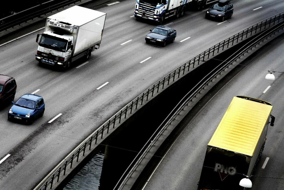 Många långtradare kör med mycket luft i lasten. Med bättre logistik minskar utsläppen från transporterna dramatiskt. Foto: Yvonne Åsell / SvD / TT