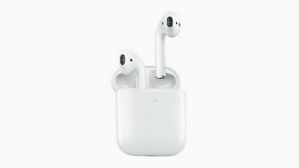 Apples nästa in-ears kan få ett ny design där plasten byts ut mot någon typ av metall. På bilden syns ett par Airpods 2 från 2019. Foto: Apple