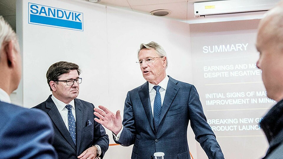 Sandviks vd Björn Rosengren presenterar rapporten för tredje kvartalet under 2016. Tomas Eliasson, CFO, till vänster. Foto: Tomas Oneborg / SvD / TT