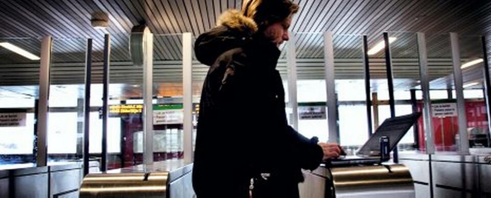 När Ny Tekniks Mats Lewan förra året testade 4g-nätet i Storstockholm konstaterade han att det lovade mer än det kunde hålla. Här på Älvsjö station, nära Stockholmsmässan. Foto: Jörgen Appelgren När Ny Tekniks Mats Lewan förra året testade 4g-nätet i Storstockholm konstaterade han att det lovade mer än det kunde hålla. Här på Älvsjö station, nära Stockholmsmässan. Foto: Jörgen Appelgren