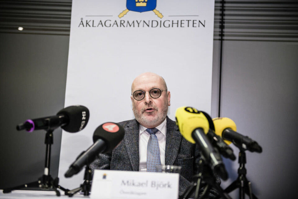 Överåklagaren Mikael Björk vid en presskonferens om Macchiariniaffären, där han meddelade att utredningen mot kirurgen skulle återupptas. Arkivbild. Foto: Marc Femenia/TT