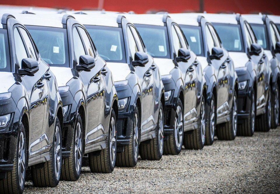 Försäljningen av diesel- och bensindrivna fordon fortsätter att minska. Arkivbild. Foto: Ole Berg-Rusten/AP/TT Försäljningen av diesel- och bensindrivna fordon fortsätter att minska. Arkivbild. Foto: Ole Berg-Rusten/AP/TT