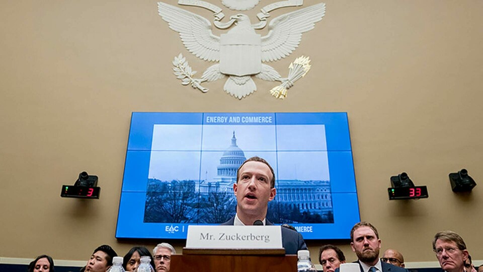 Mark Zuckerberg under utfrågningen i amerikanska senaten. Foto: TT / AP Photo / Andrew Harnik